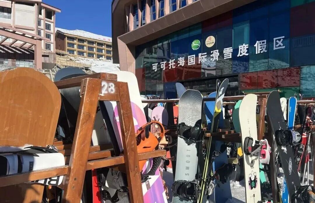 富蕴县冰雪之旅：安心畅滑，暖心服务