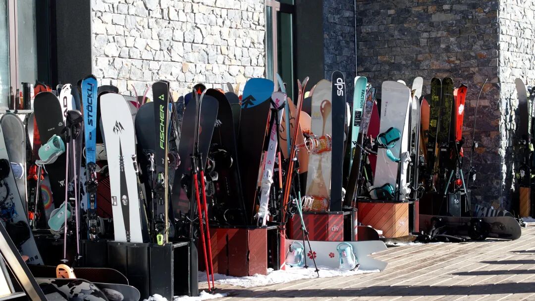 富蕴县冰雪之旅：安心畅滑，暖心服务