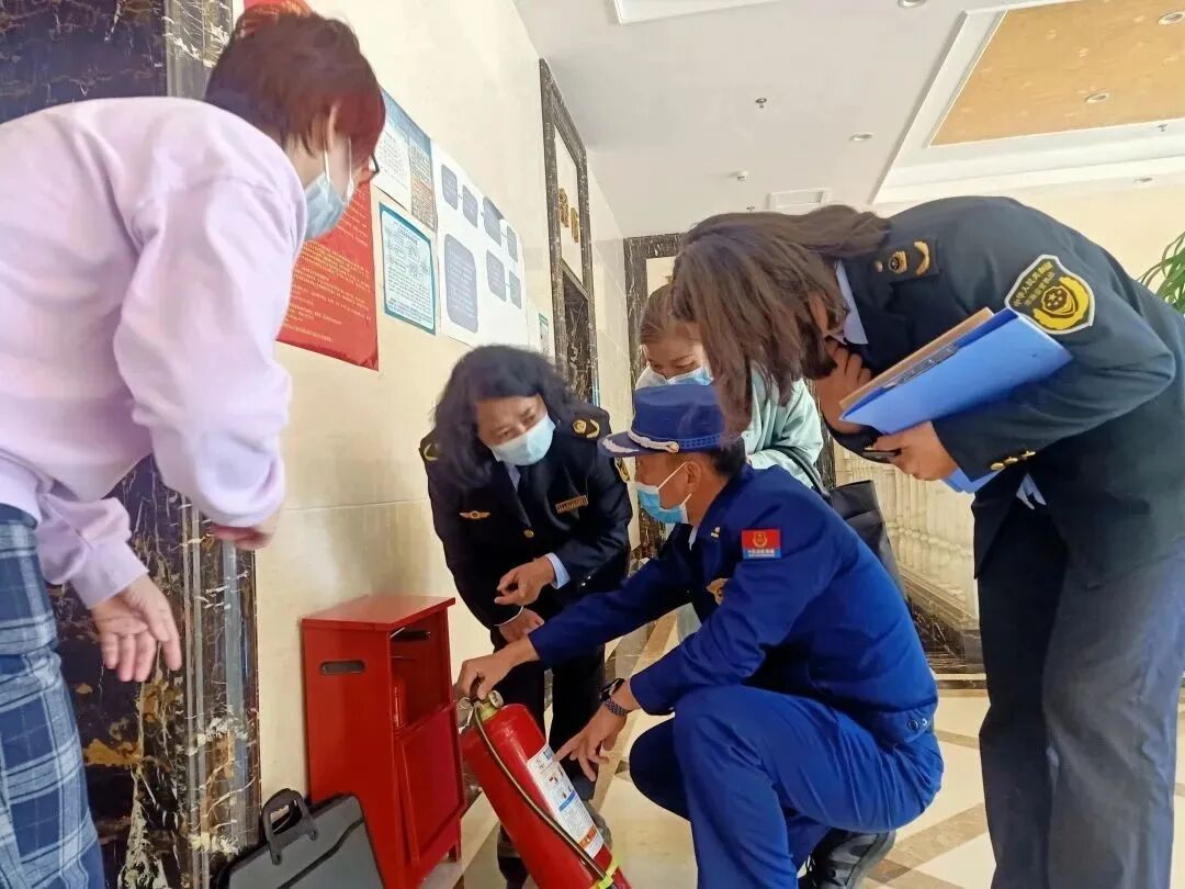 富蕴县冰雪之旅：安心畅滑，暖心服务