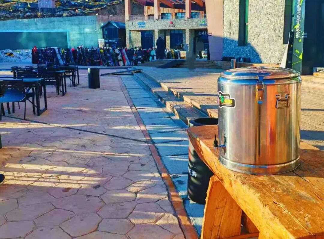 富蕴县冰雪之旅：安心畅滑，暖心服务