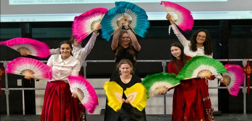 特稿｜架起友谊合作之桥——习近平主席复信为中法、中欧友好汇聚青春力量