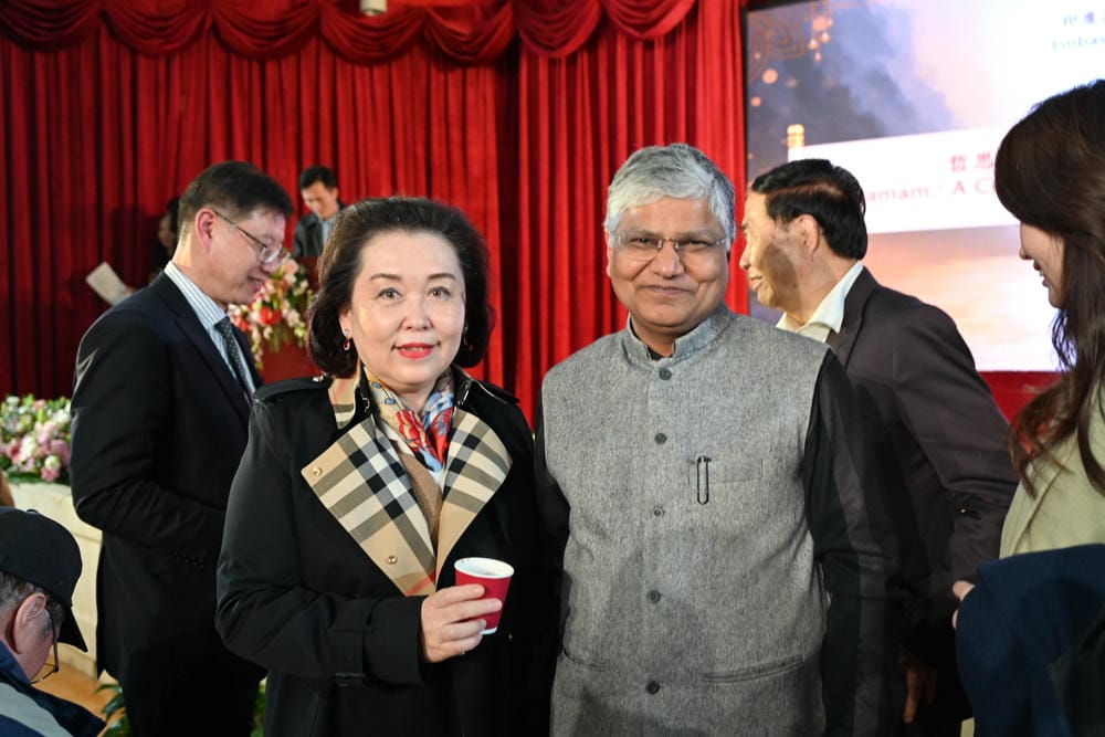 圣哲泰戈尔雕塑在印度驻华使馆落成